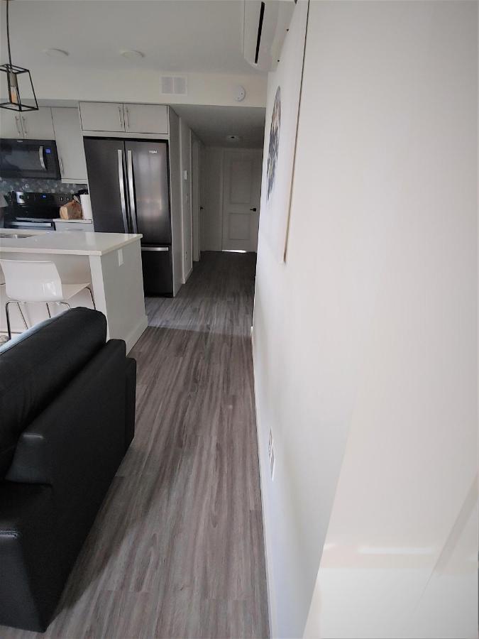 Serene 2 Bedroom Condo With Balcony And Lakeview 위니펙 외부 사진